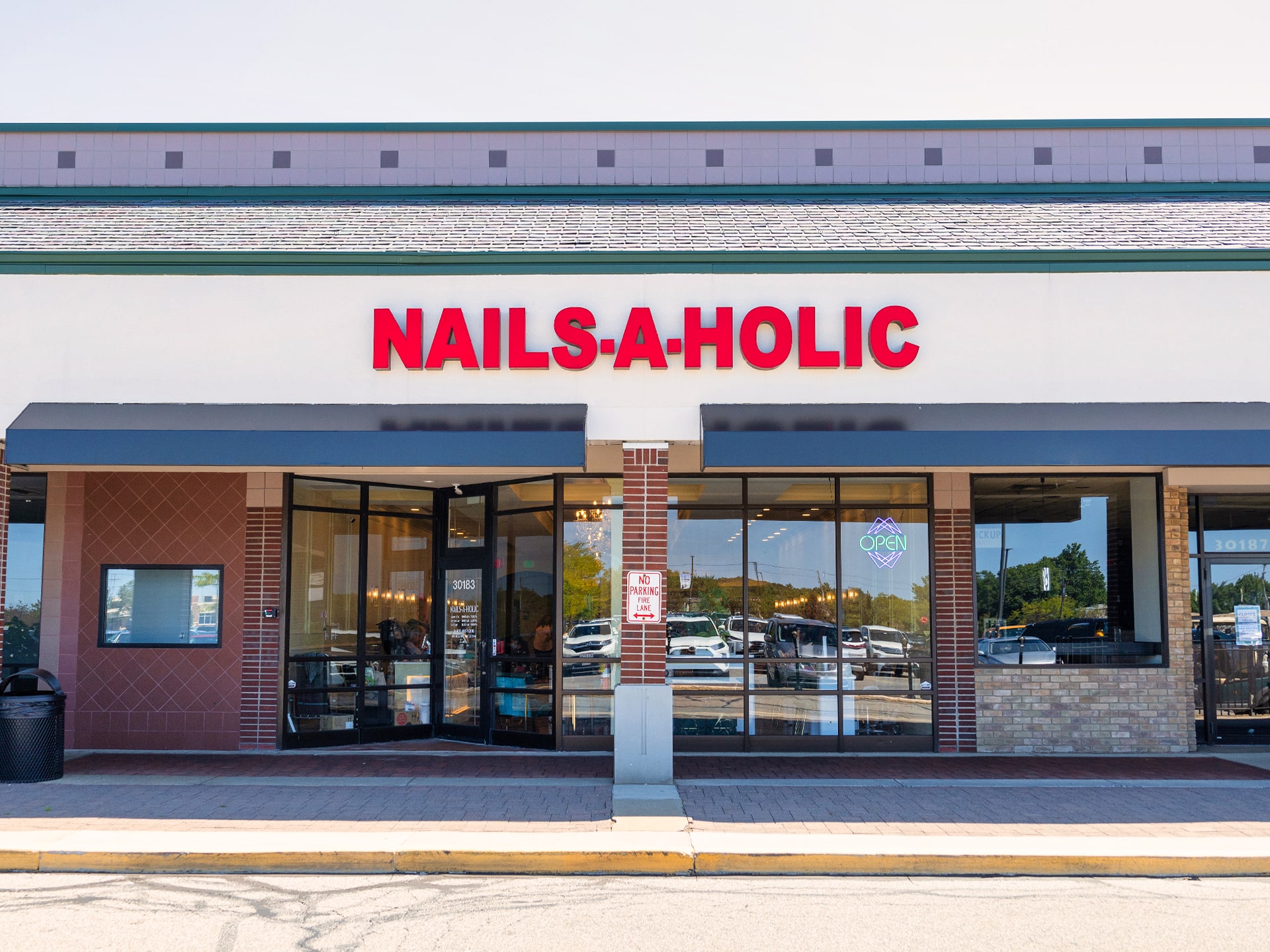 Nails-A-Holic